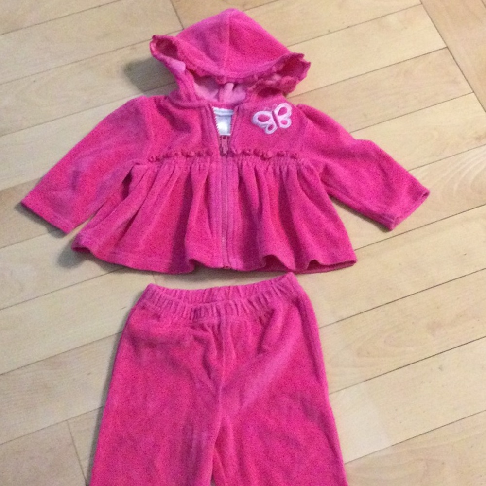Baby Works 2 piece Velour 6-9 months like New